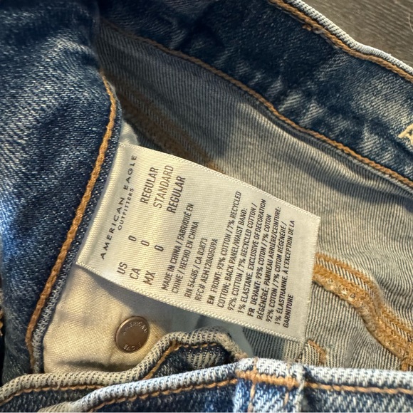 American Eagle size 0 Regular Strigid 90s Straight Jeans Distressed - Picture 12 of 14